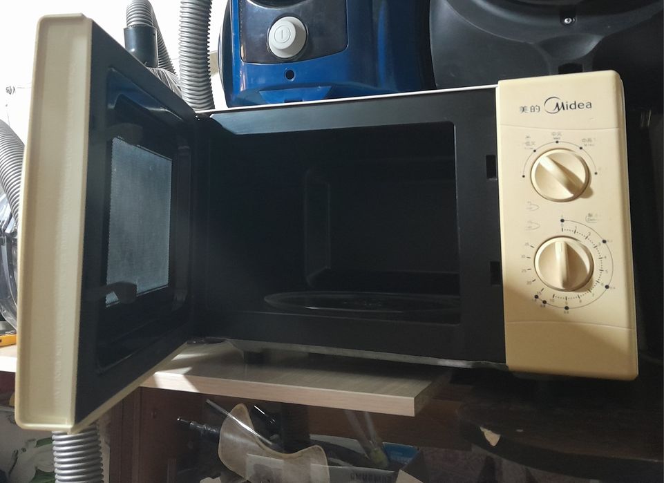 Акция одна микроволновка 350.000 сум