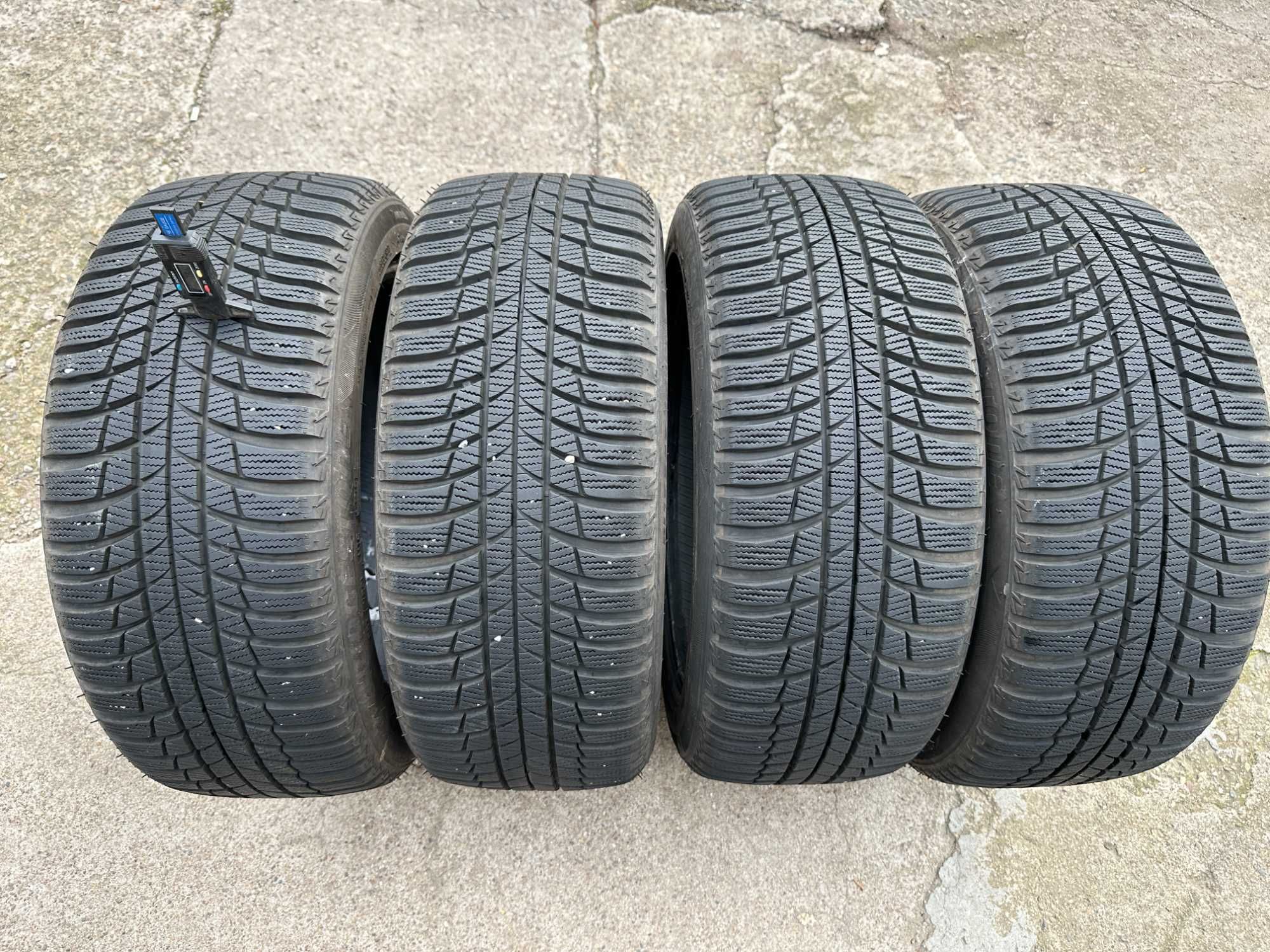 4бр. зимни гуми 235/45/17 Bridgestone Blizzak LM001