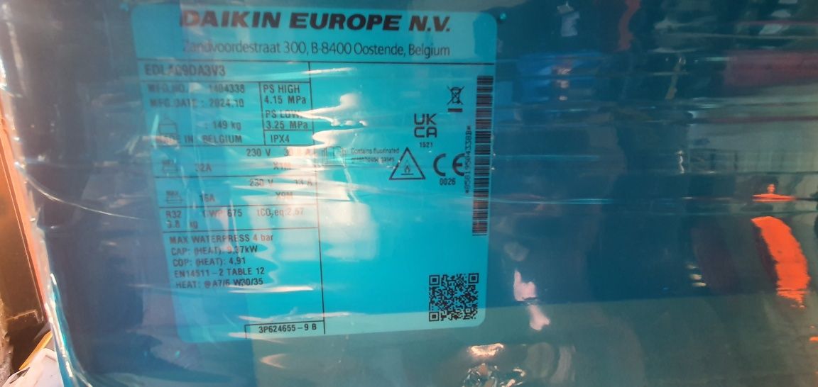 Термопомпа Daikin  моноблок . чисто нова