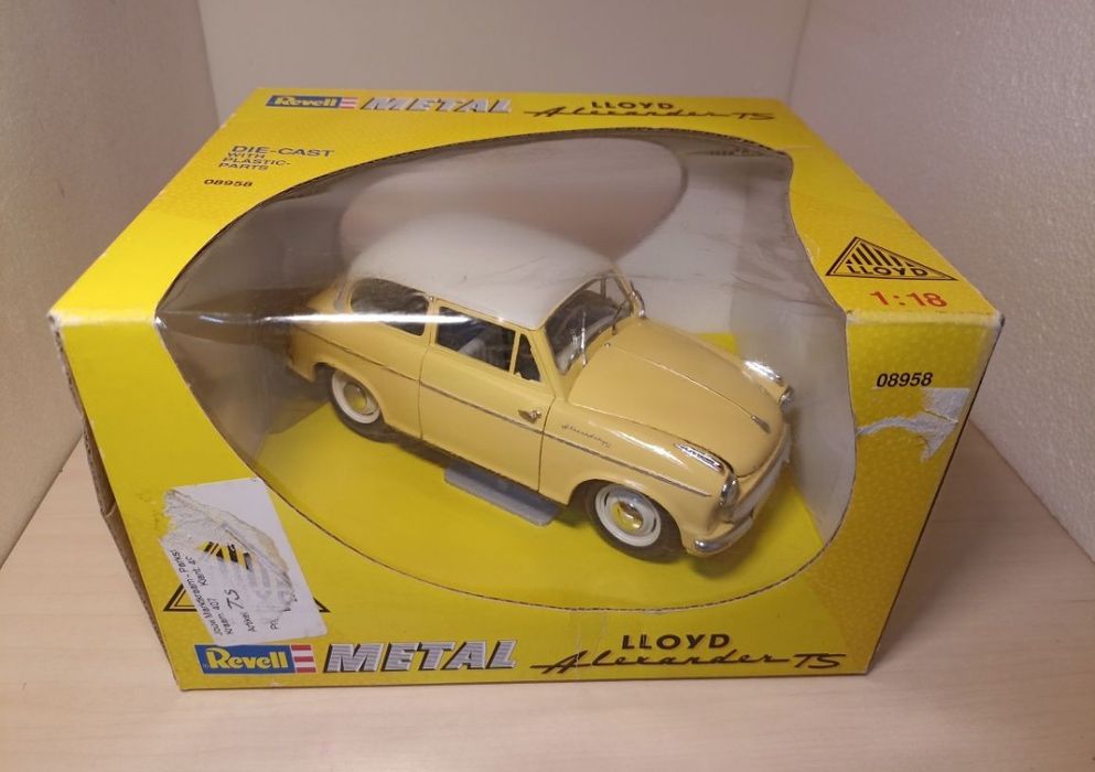 Lloyd Alexander TS 
Scara 1:18
Producător Revell 
Material metal+plast