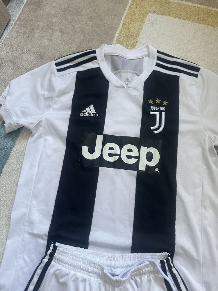 Футбольная форма Adidas Juventus