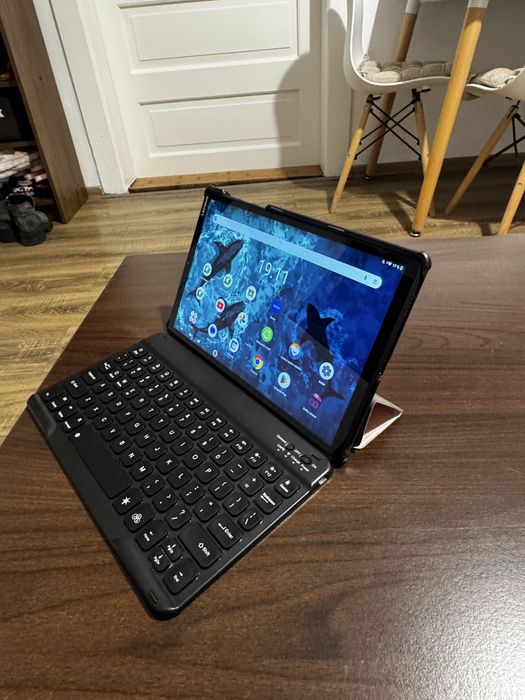 Lenovo tab m10 plus
