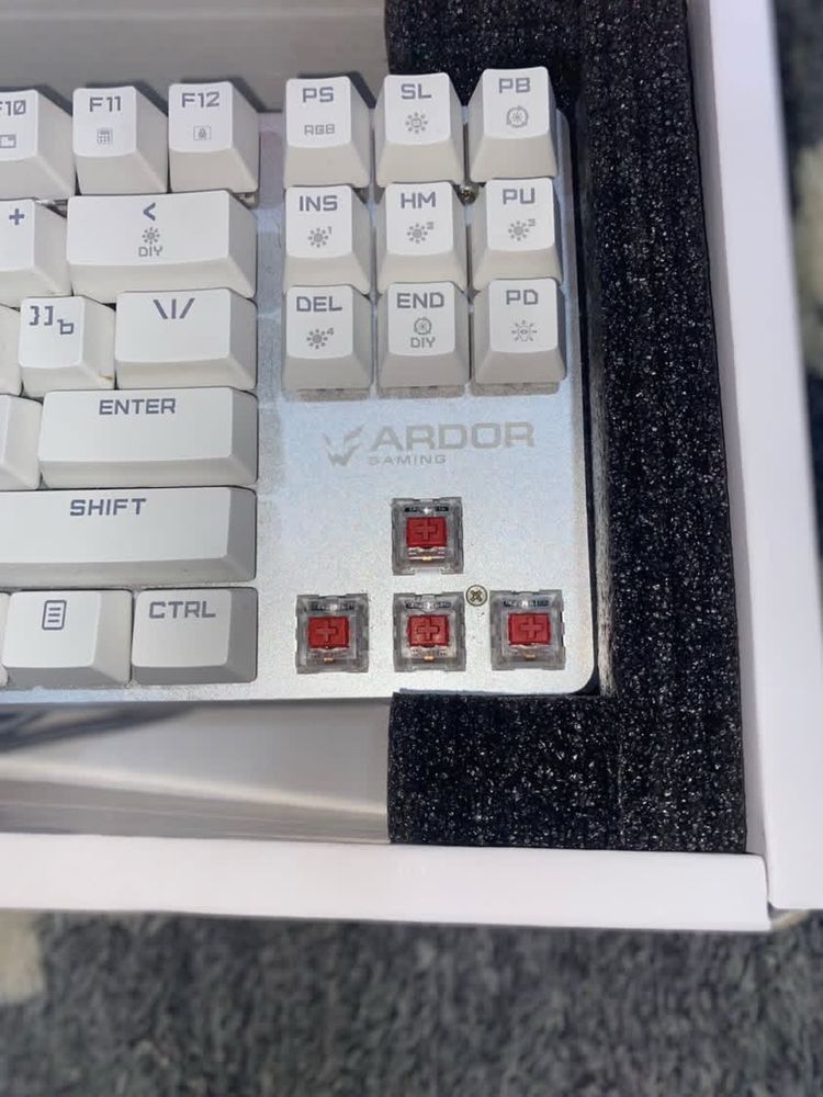 Продам клавиатуру Ardor игровую механическую
