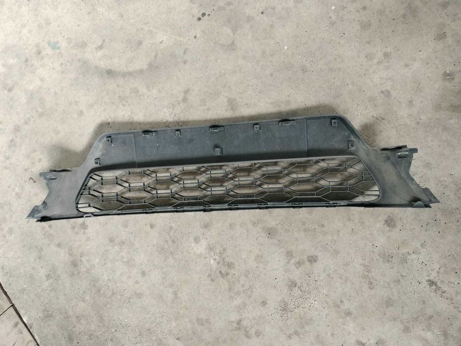 Grila inferioara bara fata Dacia Sandero/Logan Stepway