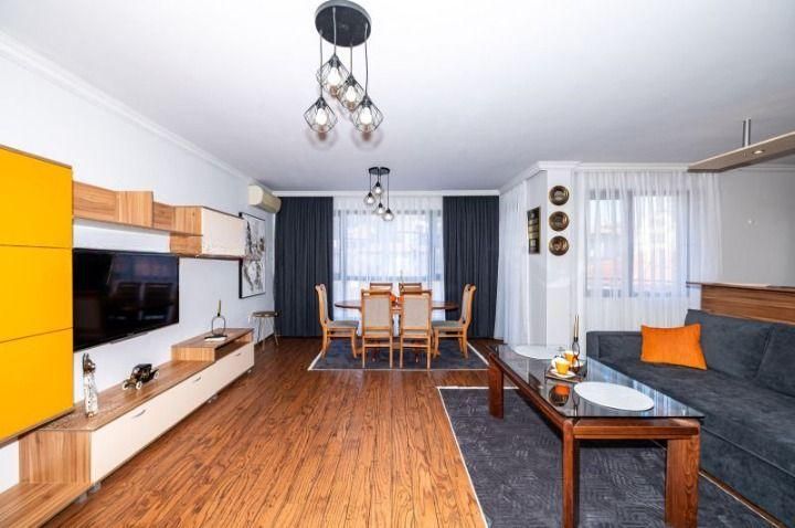 Дава се под наем Тристаен апартамент в Пловдив, Център - 100 кв.м за 850 € - Снимка #2