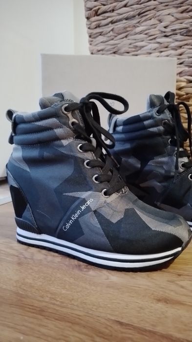 Боти Calvin Klein