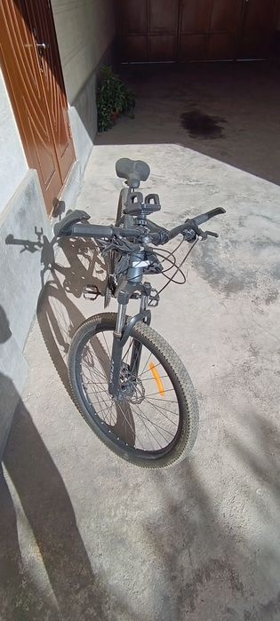 Velosiped Acura sotiladi srochna