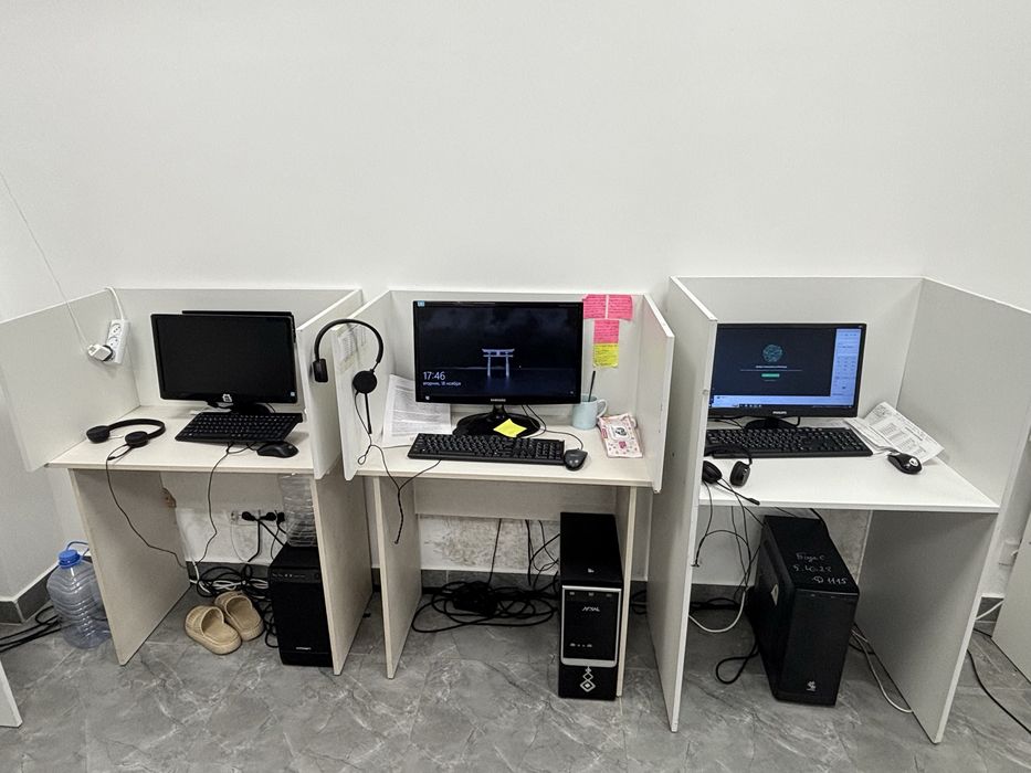 Столы,компьютеры, наушники для отдела продаж и call centre