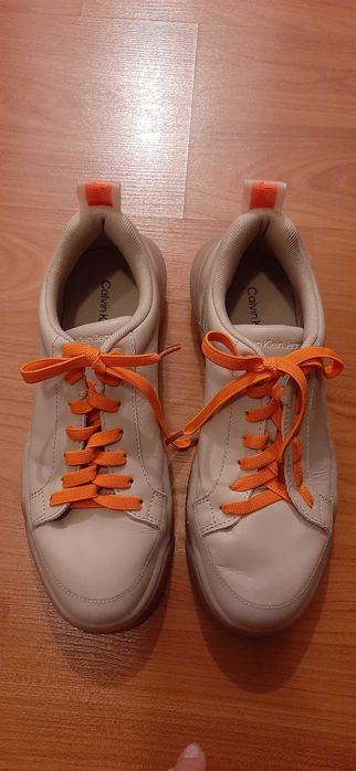 Adidasi New Balance si Calvin Klein nr. 38