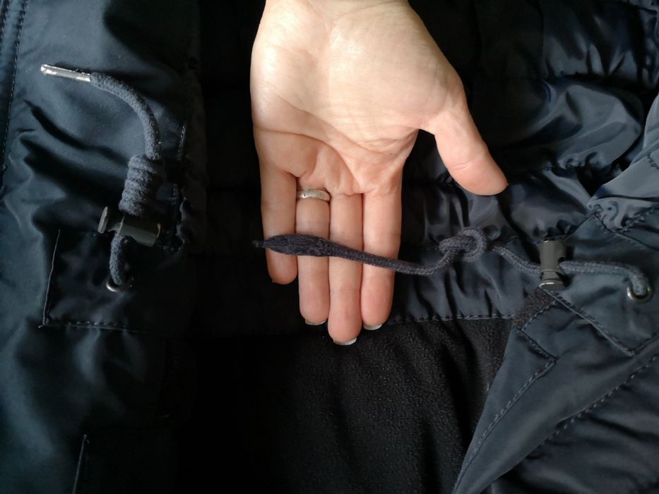 Geaca foarte groasa pt barbati, marca Bershka, mar S, bleumarine