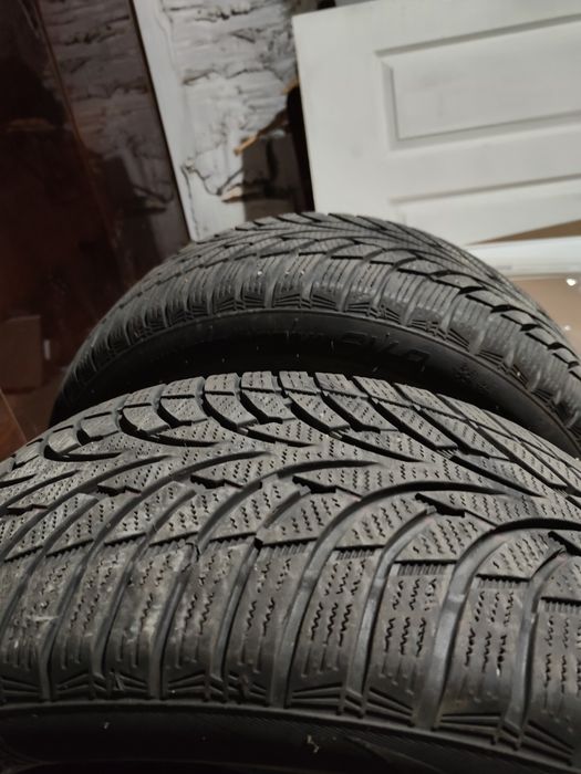 Vând 2 anvelope iarnă