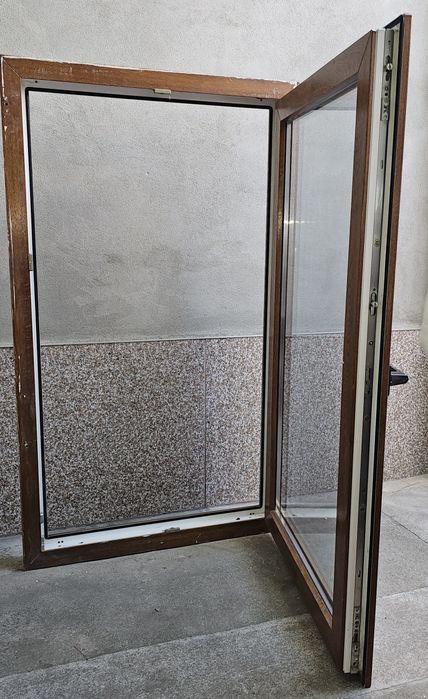 Vând scaune / geamuri termopan