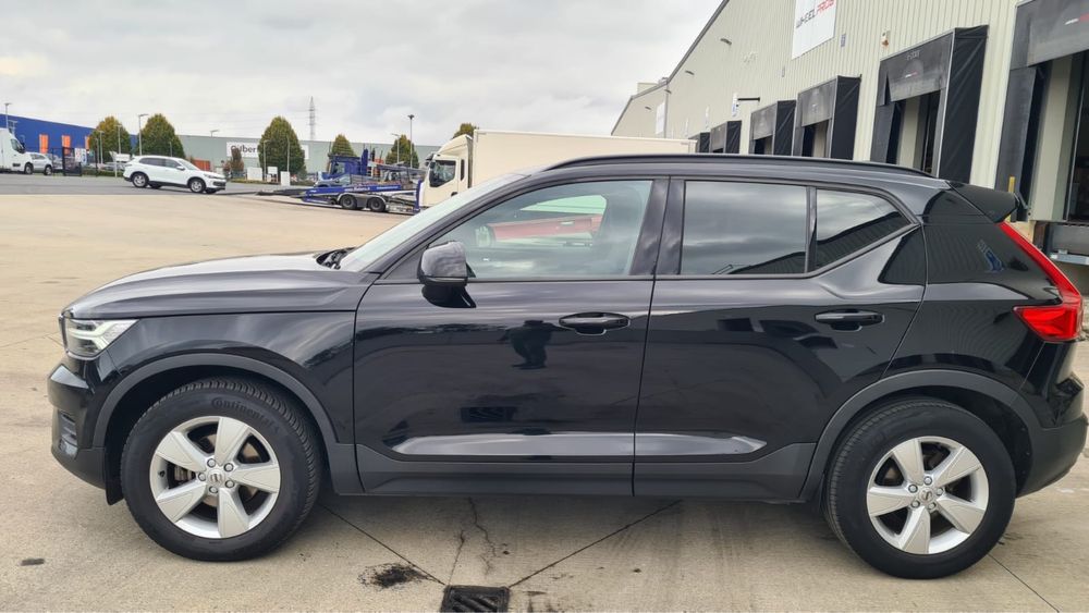 Volvo xc40 momentum diesel recent adus