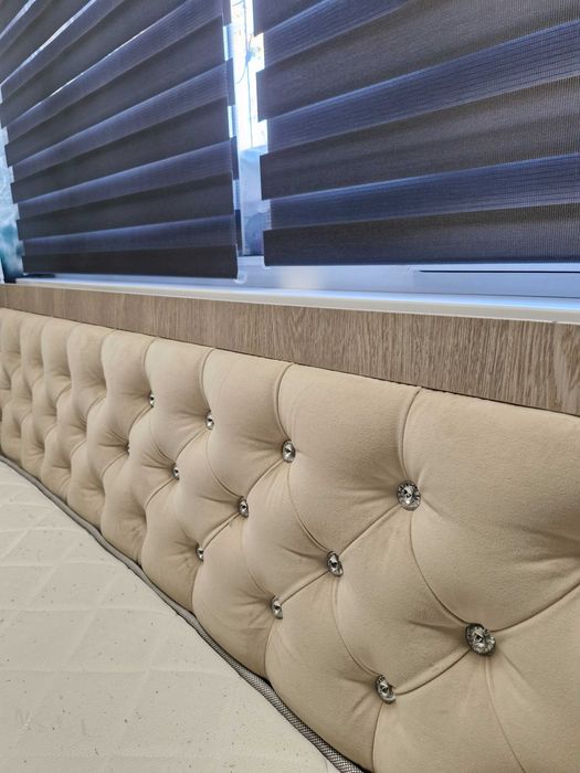 Кровать двуспальная и две тумбочки