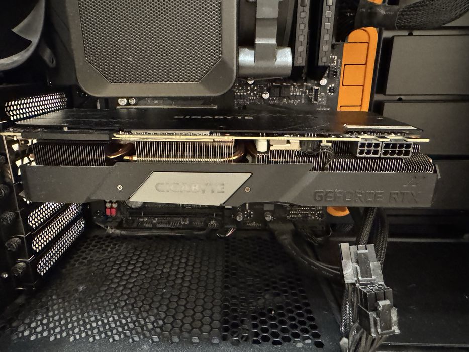 Гейминг компютър 32GB RAM / RTX 2070 Super / Ryzen 5 3600X - София