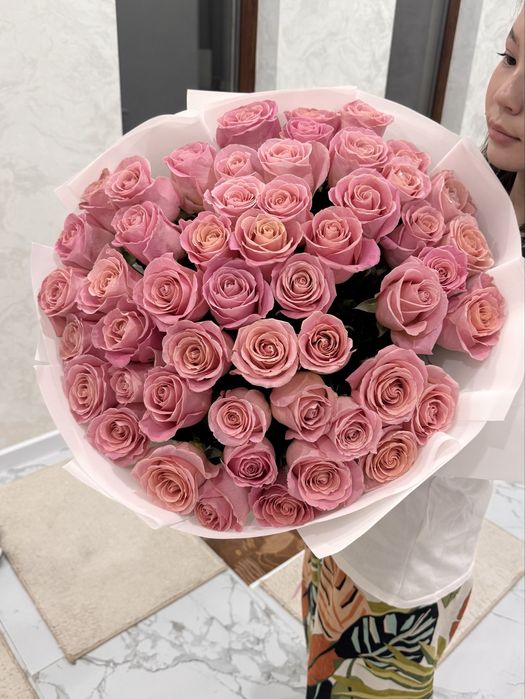 Срочно продам огромный букет роз