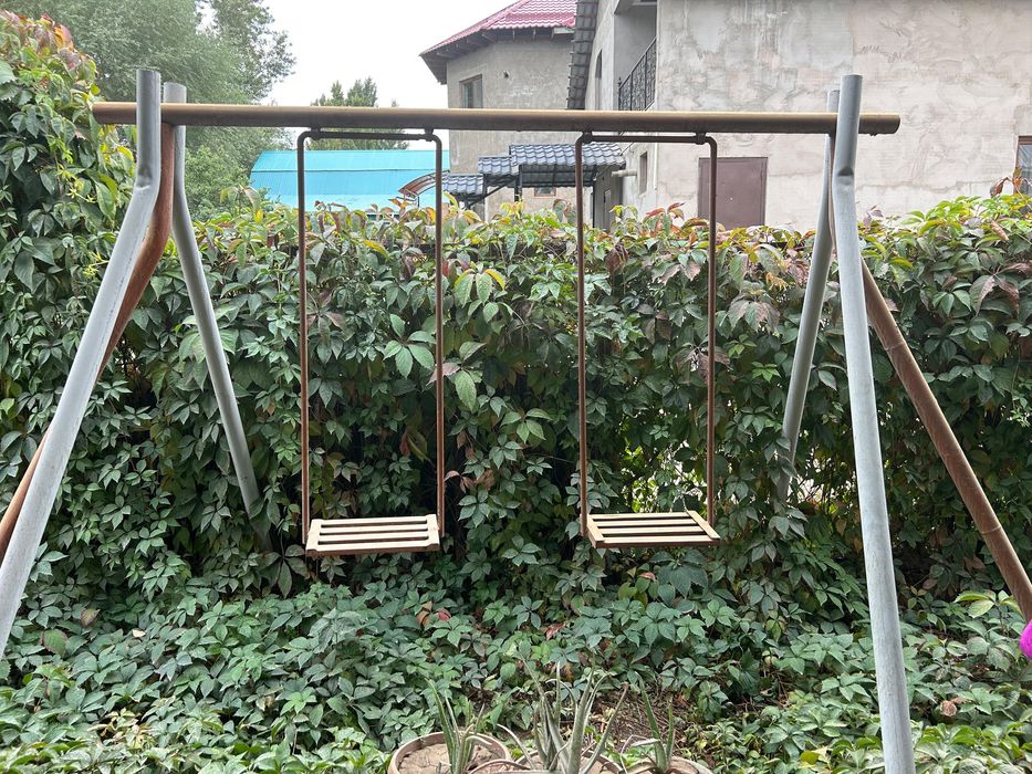 Продам качелю, детская площадка, в хорошем состояние, надо красить.шан