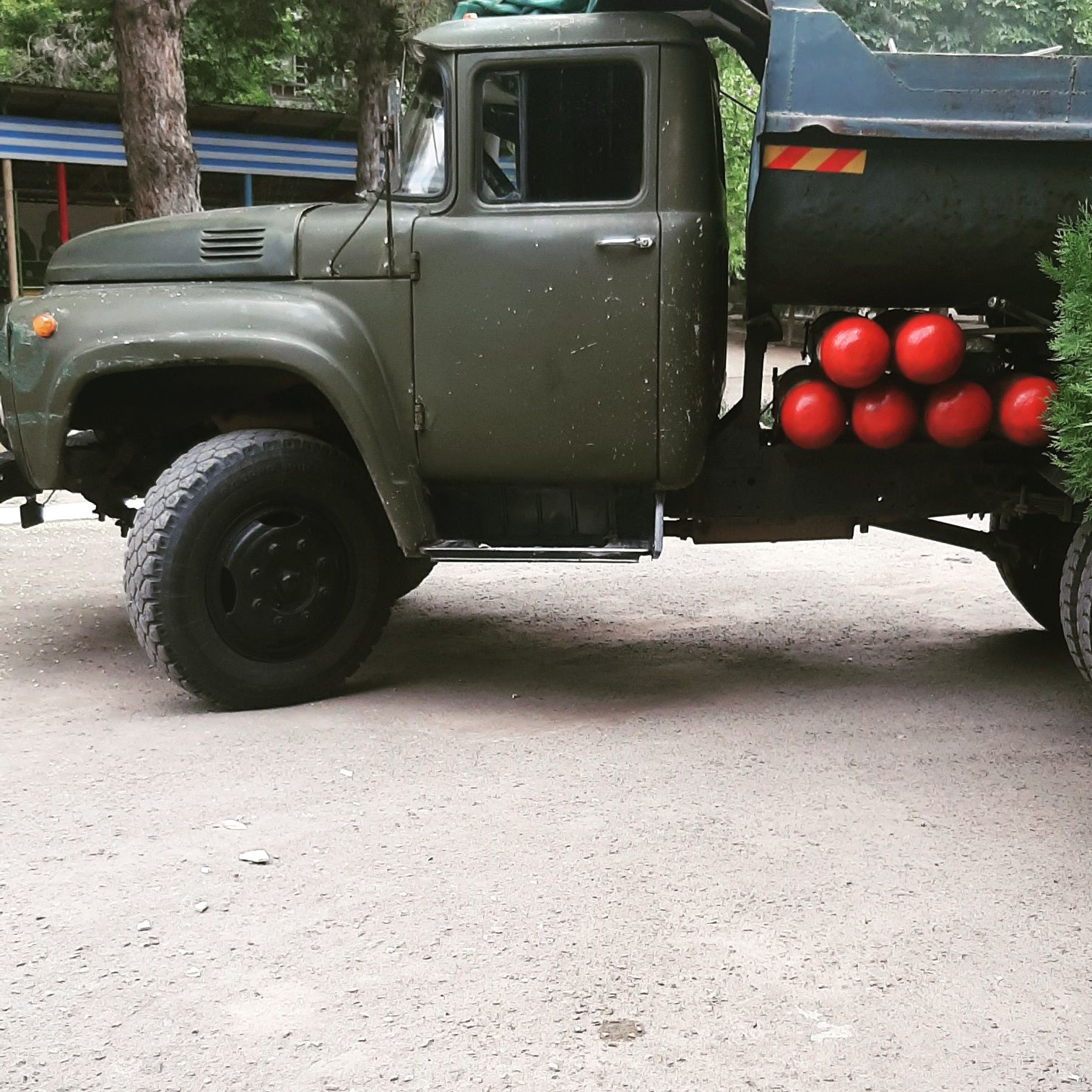 Услуга самосвала. ЗИЛ