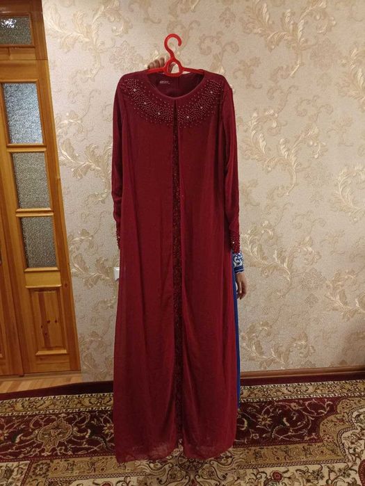 Аёллар кўйлаги сотилади