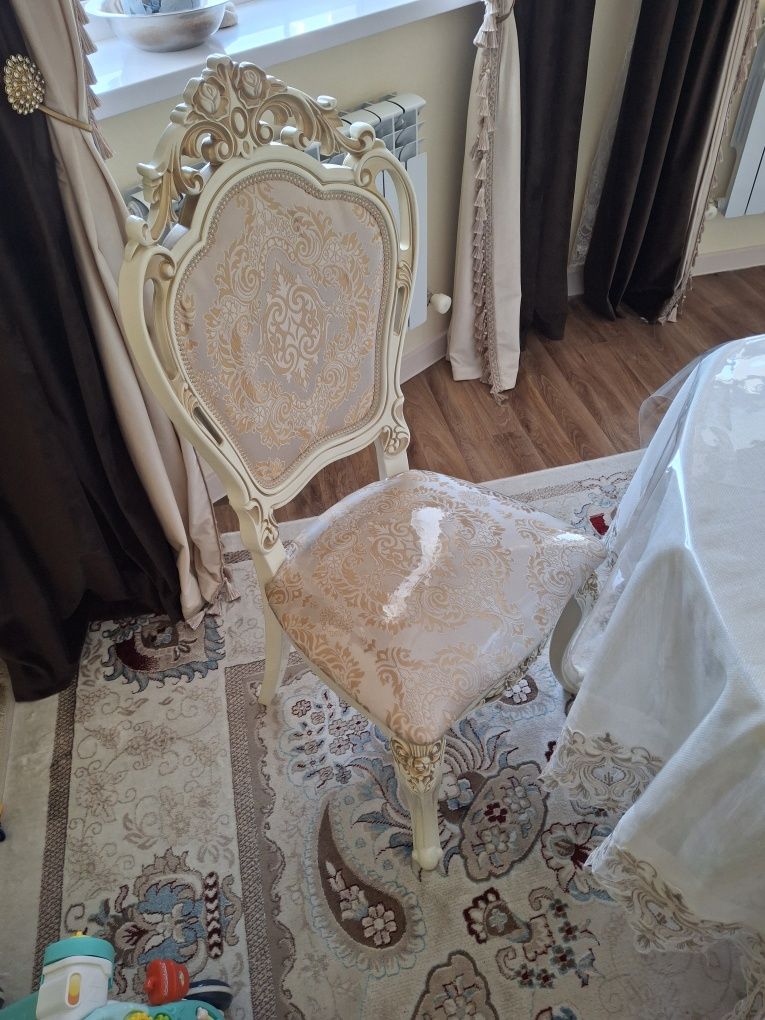 Продам стол и стулья