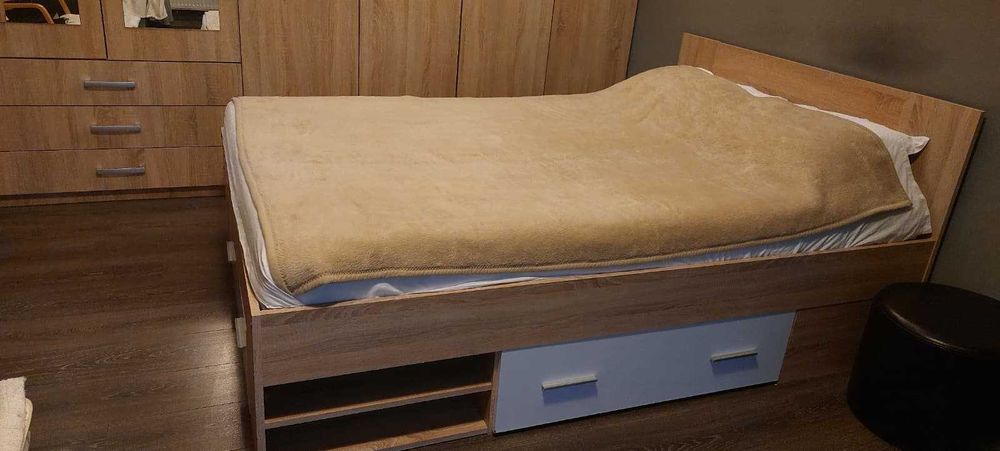 canapea extensibila/pat matrimonial