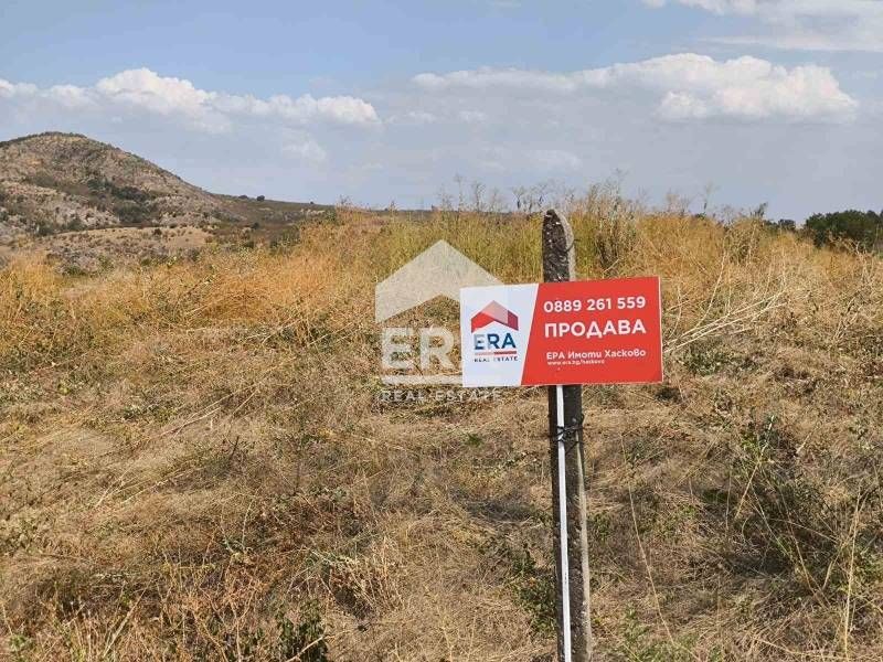 Атрактивен парцел в живописното село Татарево