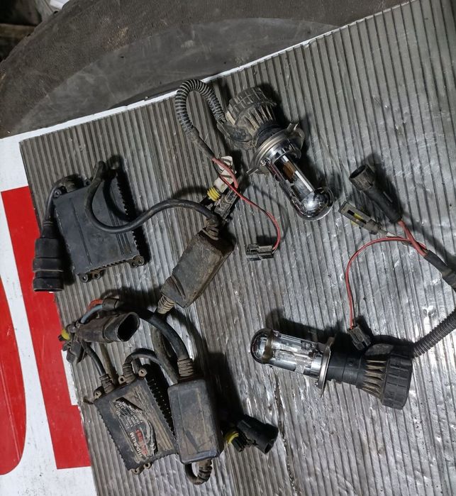 instalație becuri xenon,asigur expedierea coletului avantajos la orice