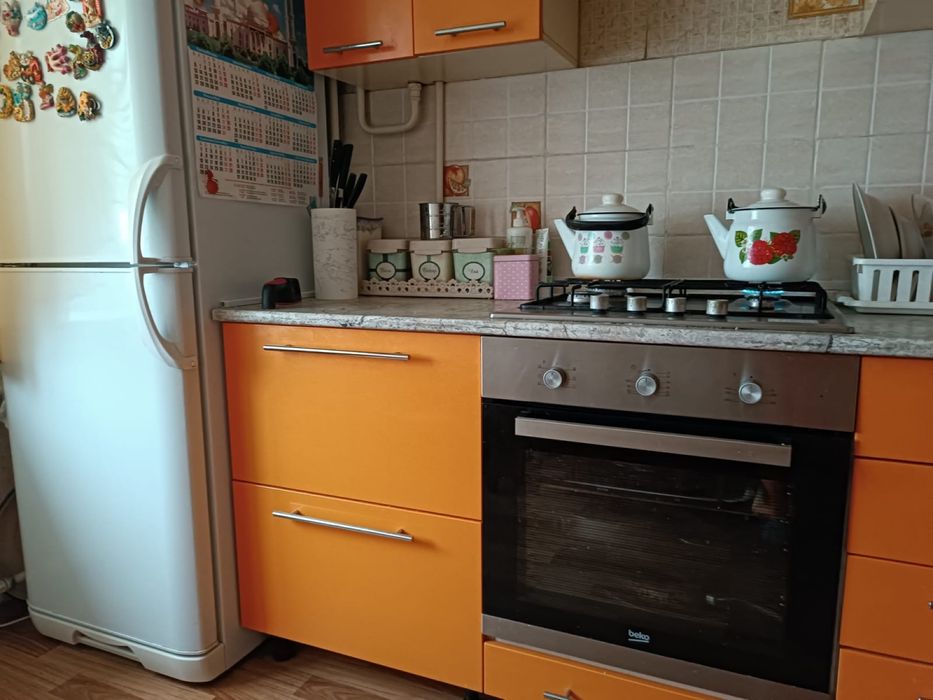 Продам кухонный гарнитур в хорошем состоянии