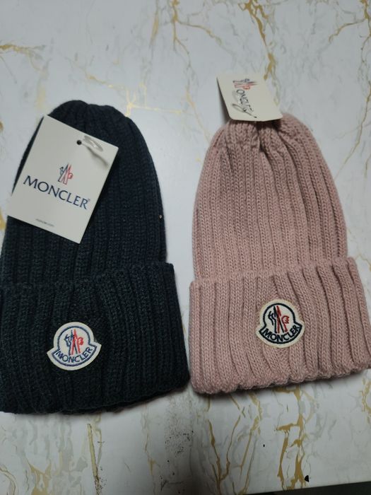 Зимни шапки намалени