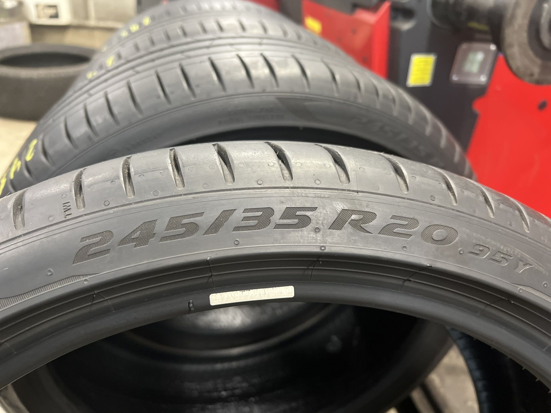 Летни гуми 245/35 R20 Pirelli