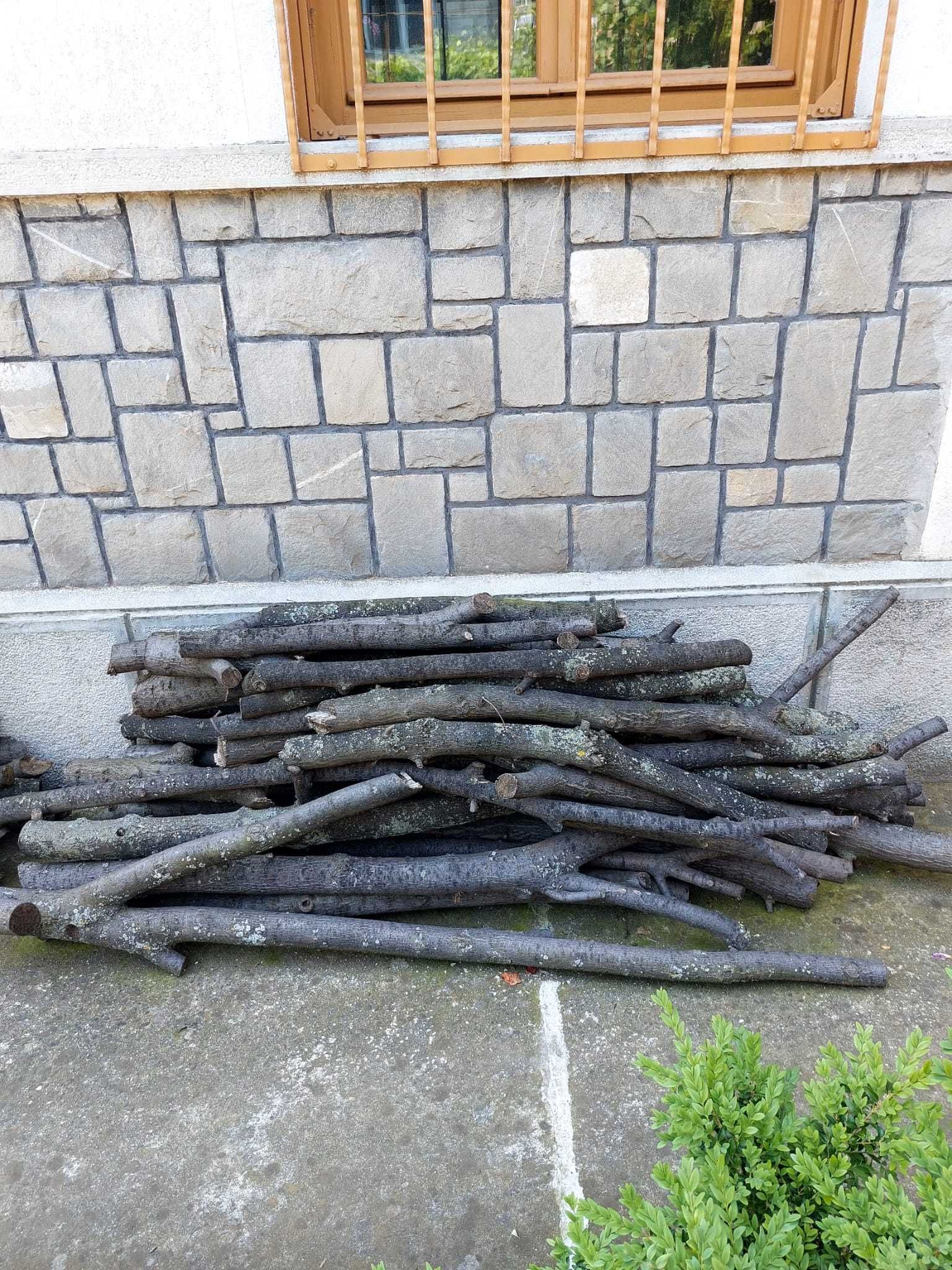 Vand cca 2,5 mc lemne de foc