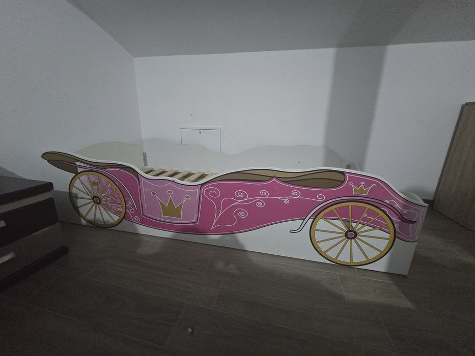 Pat Fetiță Trasura