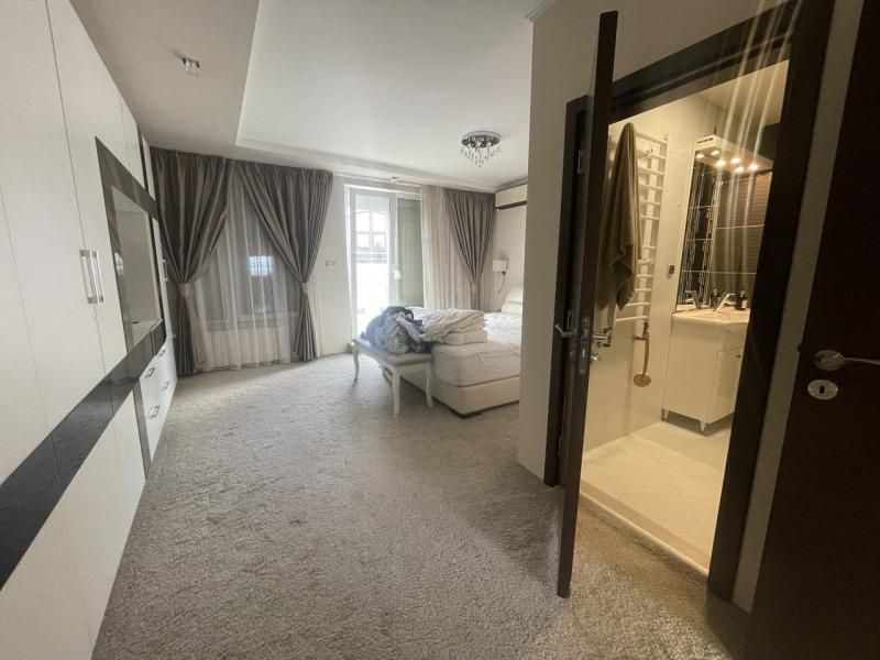 Тристаен апартамент в ж.к. Бояна.