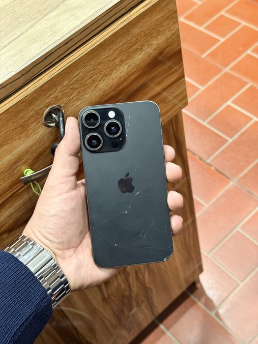 Iphone 15 Pro korpusda xr256 gb
