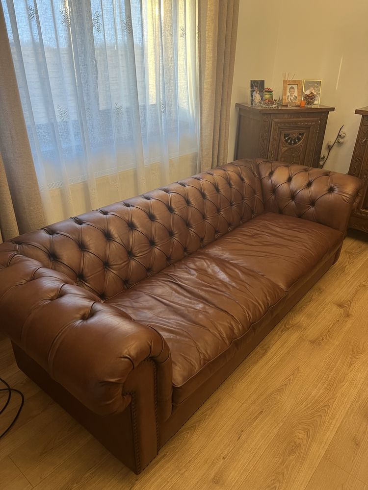 Canapea Chesterfield de piele naturala