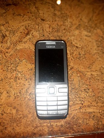 Nokia E52 класика