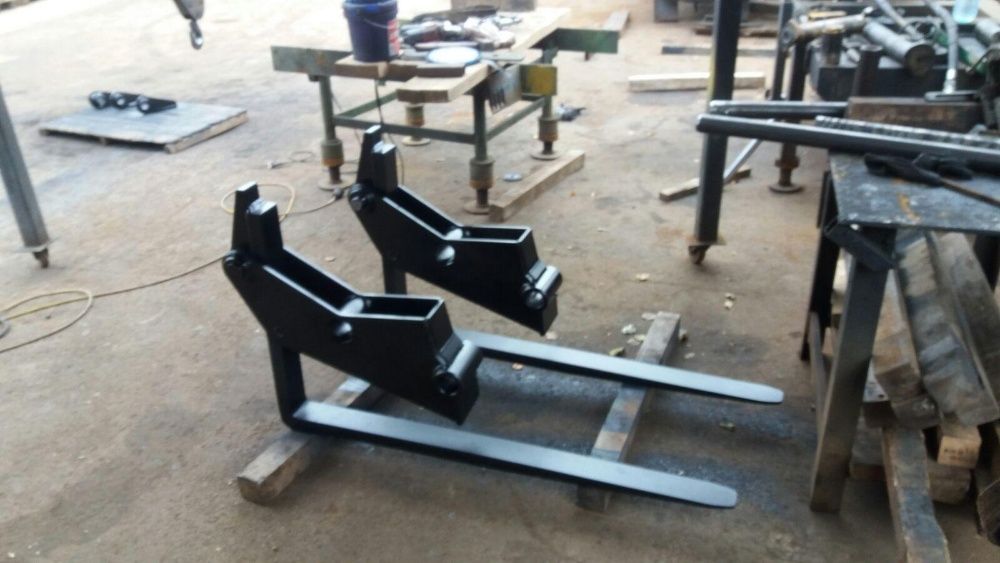 Kit furci rabatabile - buldoexcavator, încărcător frontal, telescopic.