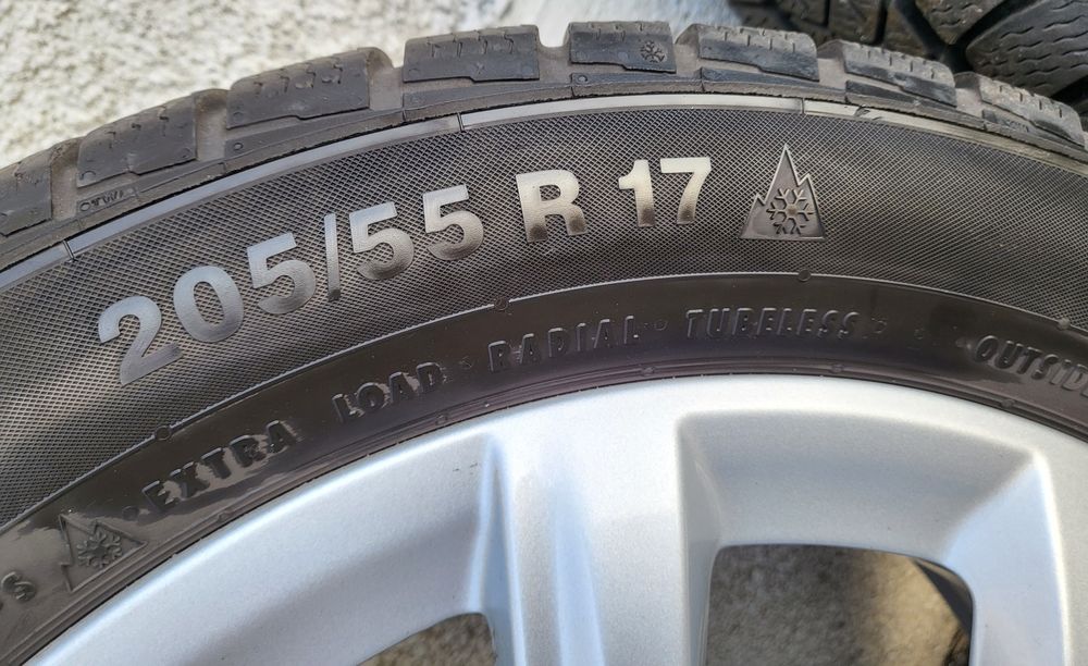 Jante aliaj BMW X1, R17, anvelope Pirelli/Continental