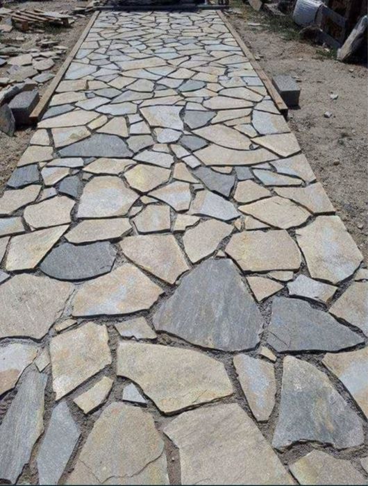 Piatră naturală de munte tranport si montaj in toata tara