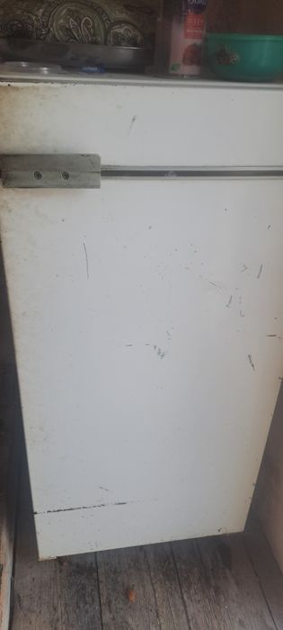 Xolodelniklar sotiladi sovetiski yaxshi xolatda ishlaydi