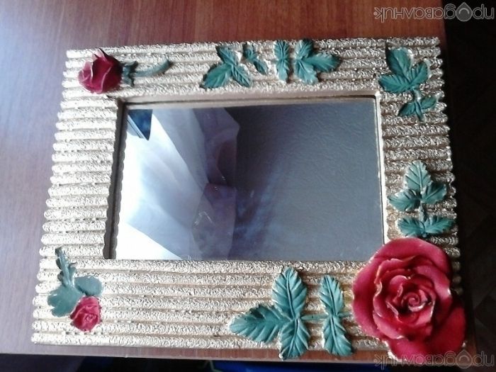 огледало в рамка с рози