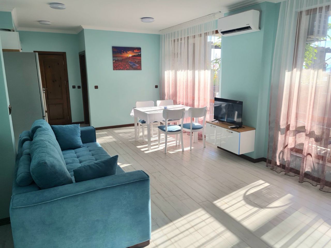 Дава се под наем Двустаен апартамент в Свети Влас - 50 кв.м за 96.9 € - Снимка #2