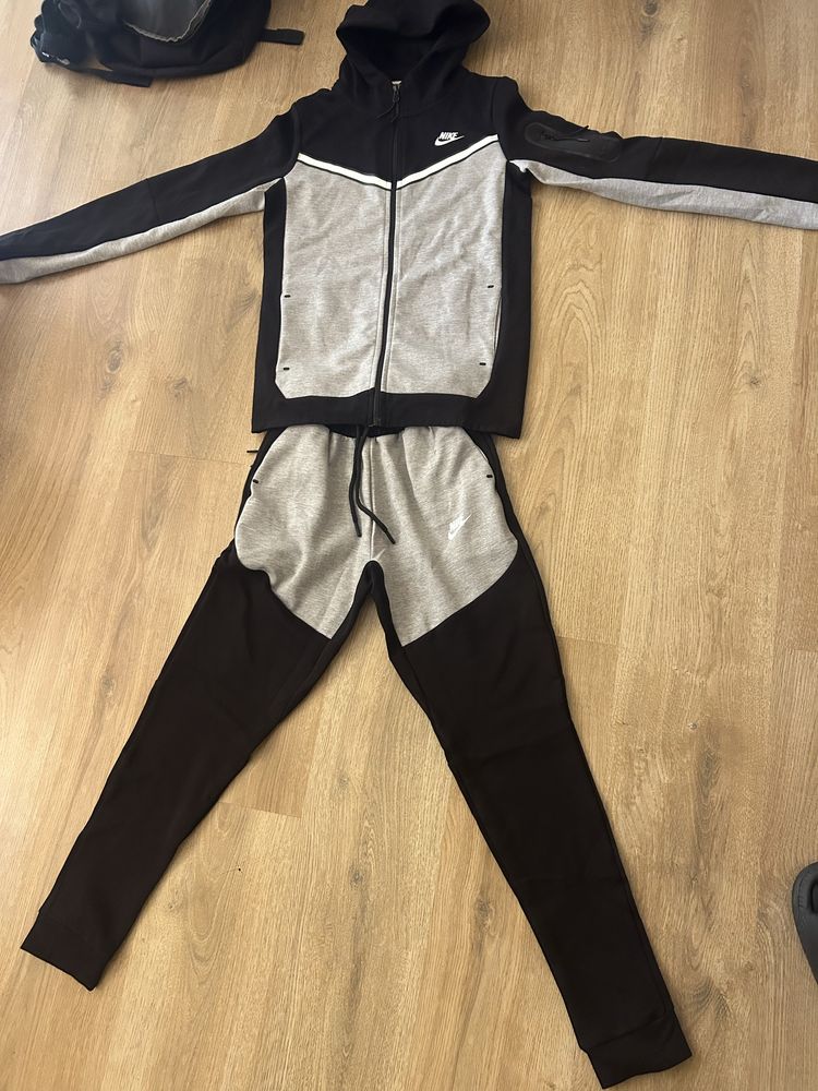 Nike tech fleece
