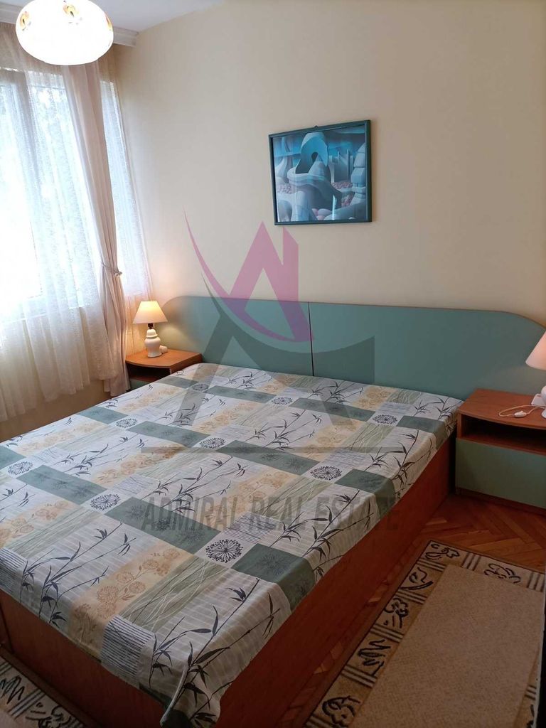 Дава се под наем Двустаен апартамент в Варна, Базар Левски - 65 кв.м за 525 € - Снимка #2
