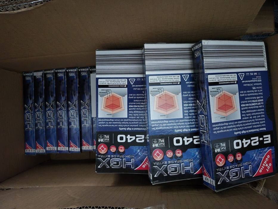 Vând 36 casete video VHS originale EDEKA HGX colectie  anii 1970- 1990