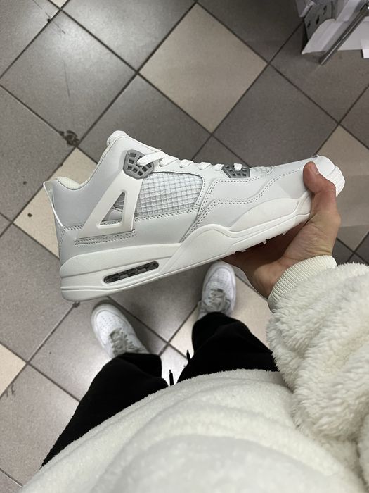 Air Jordan 4 Retro Low