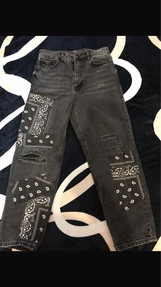 Blugi largi Bershka