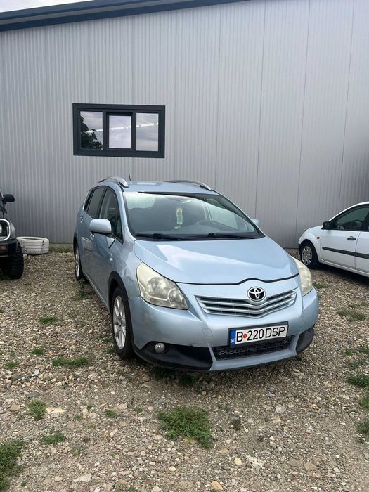 Vand toyota verso 7 locuri ideala pentru familie