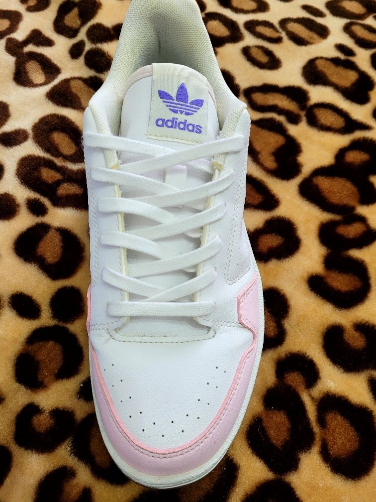 Adidas. NY. 90 J