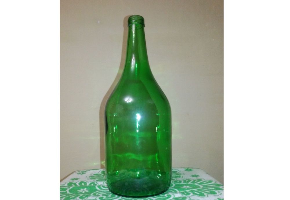 Продам зелёный Бутыль (1,5-литра)